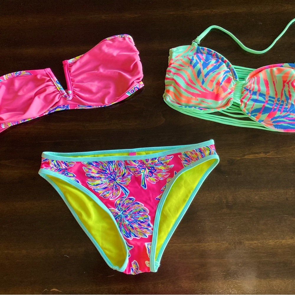 Bikini with 2 different tops